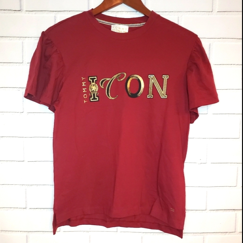 Tommy ICON Redβ ruffle sleeve Graphic tee